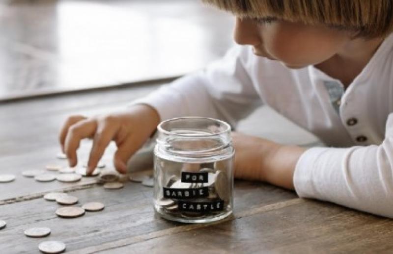 Kako naučiti djecu kvalitetno upravljati novcem?